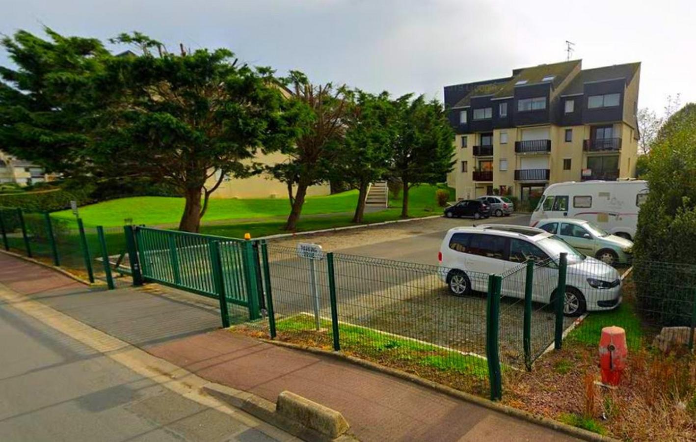 Studio Proche Plage - Parking Gratuit Et Prive - Terrasse Et Petit Jardin Cloture Courseulles-sur-Mer Eksteriør billede